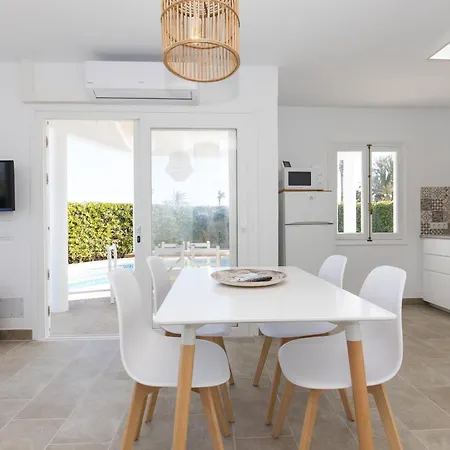 A 150m De La Playa Y Piscina Privada Prázdninový dům Cala en Bosch