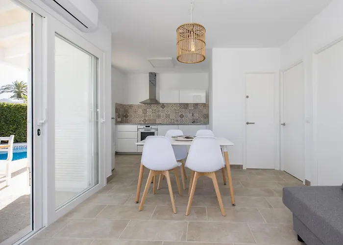 A 150m De La Playa Y Piscina Privada *