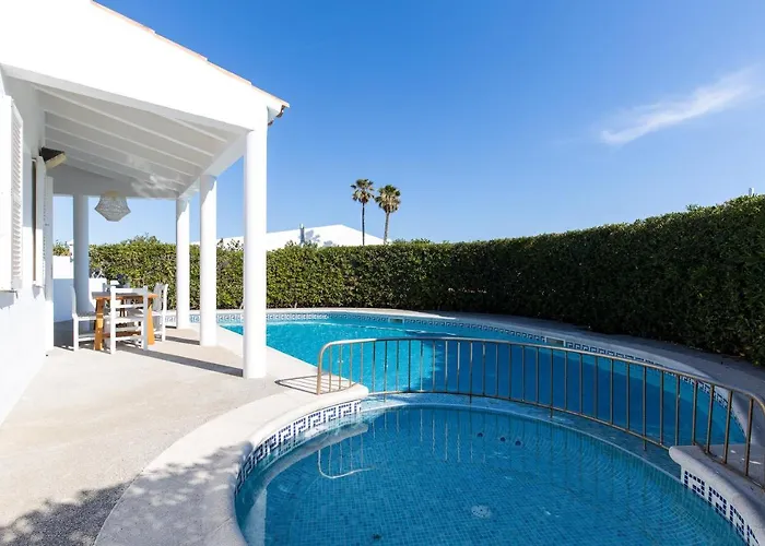 בית נופש A 150m De La Playa Y Piscina Privada